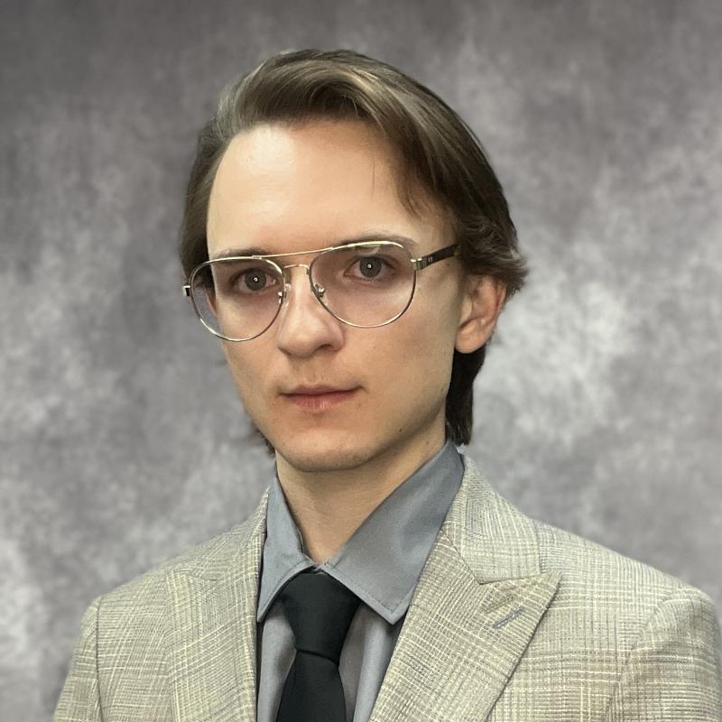 Headshot of Oleksiy Al-saadi